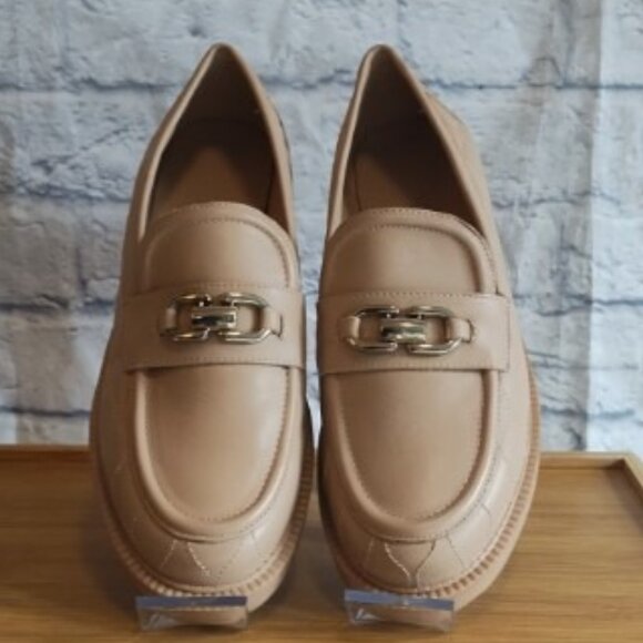 ZARA Quilted Leather Loafers with Metal Buckle - Picture 2 of 12